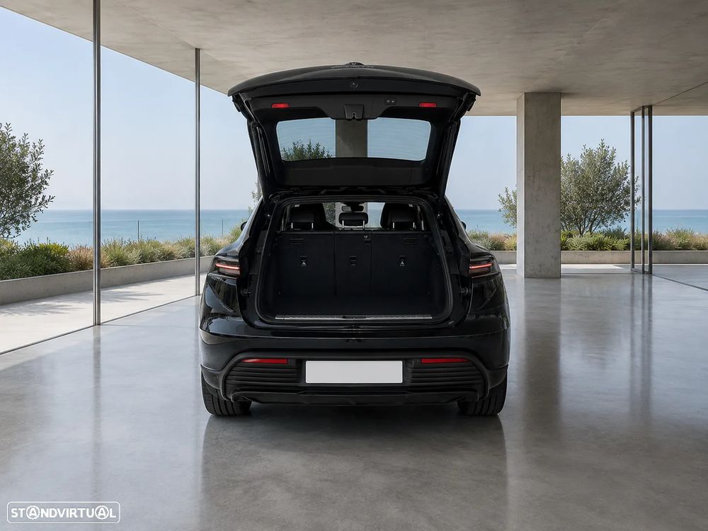 Porsche Macan Electric 4 - 6