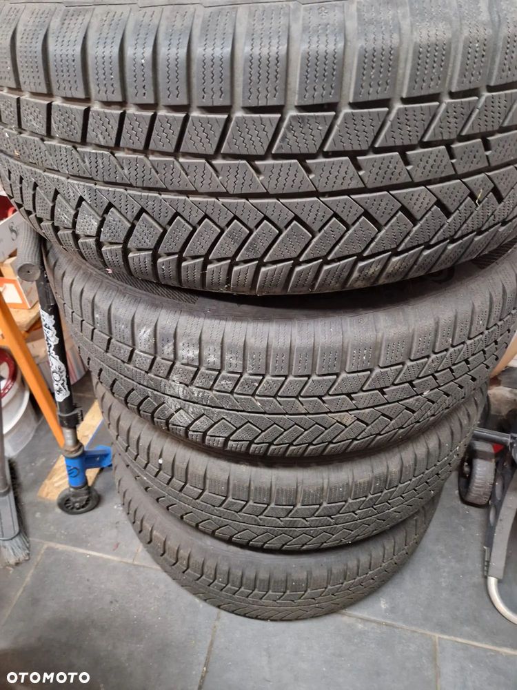 Land Rover Defender 2.0 D240 S - 26