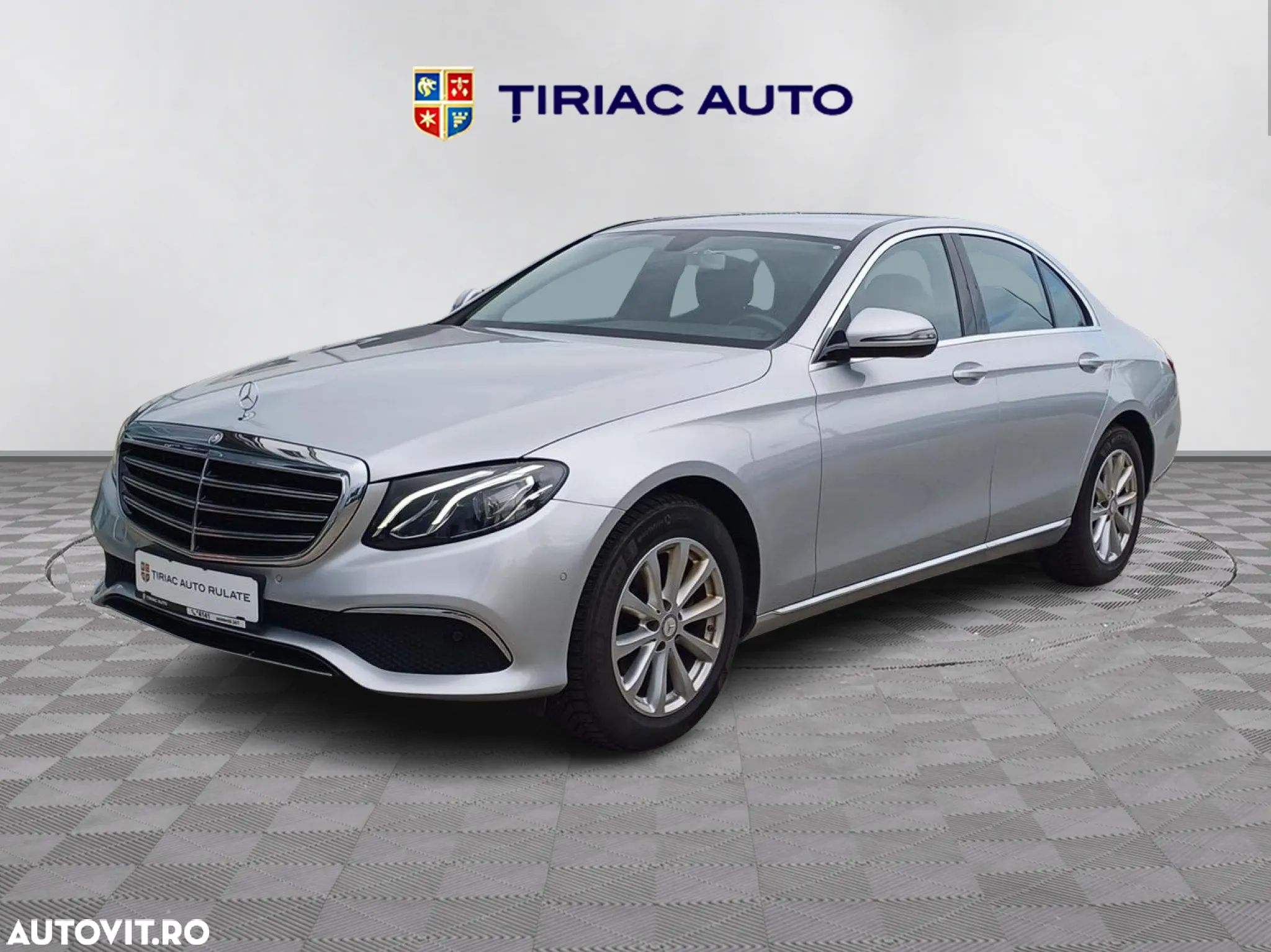 Mercedes-Benz E 200 9G-TRONIC Exclusive - 1