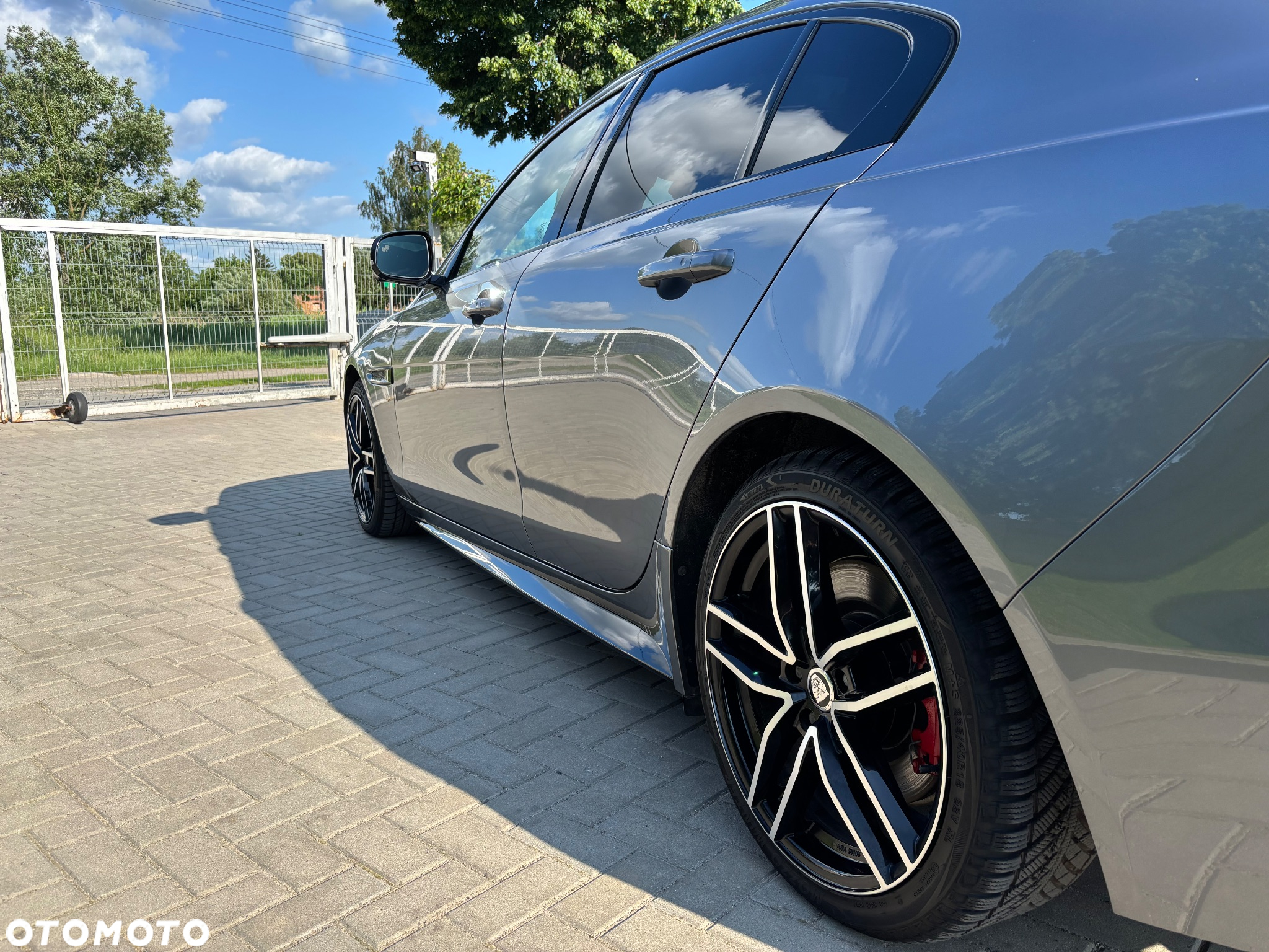 Jaguar XE 2.0 P250 R-Dynamic Black - 17