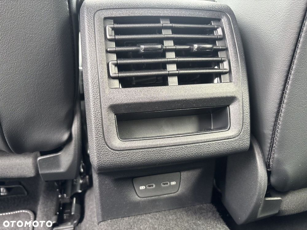 Volkswagen Golf - 22