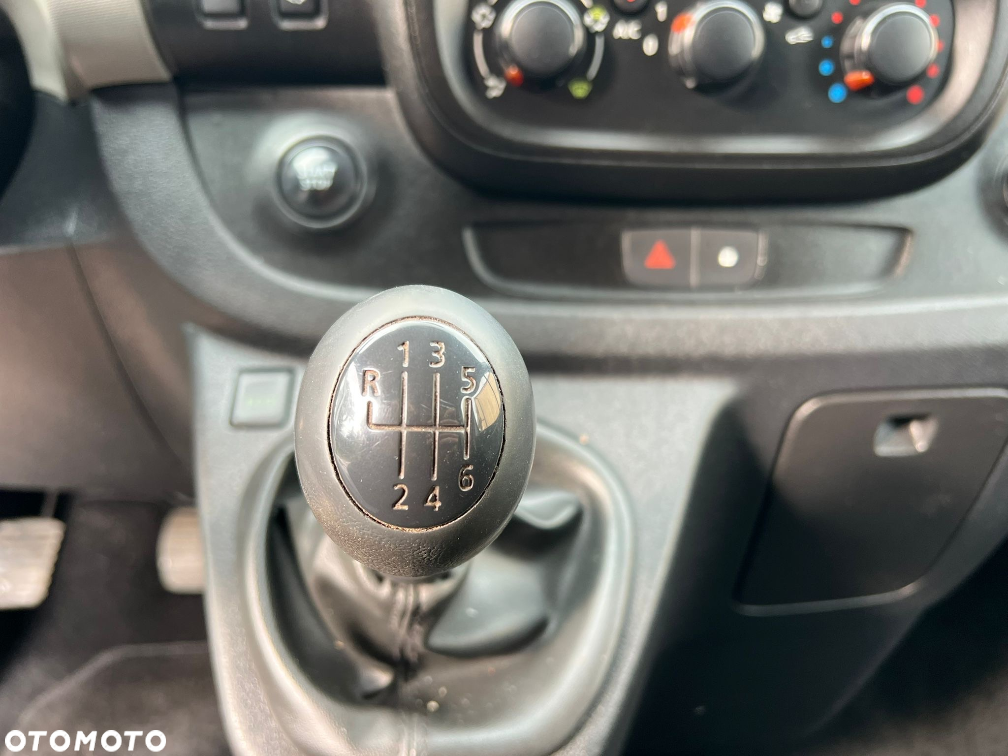 Renault Trafic - 17