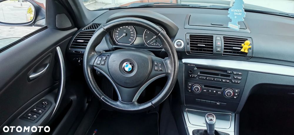 BMW Seria 1 120i Edition Sport - 10