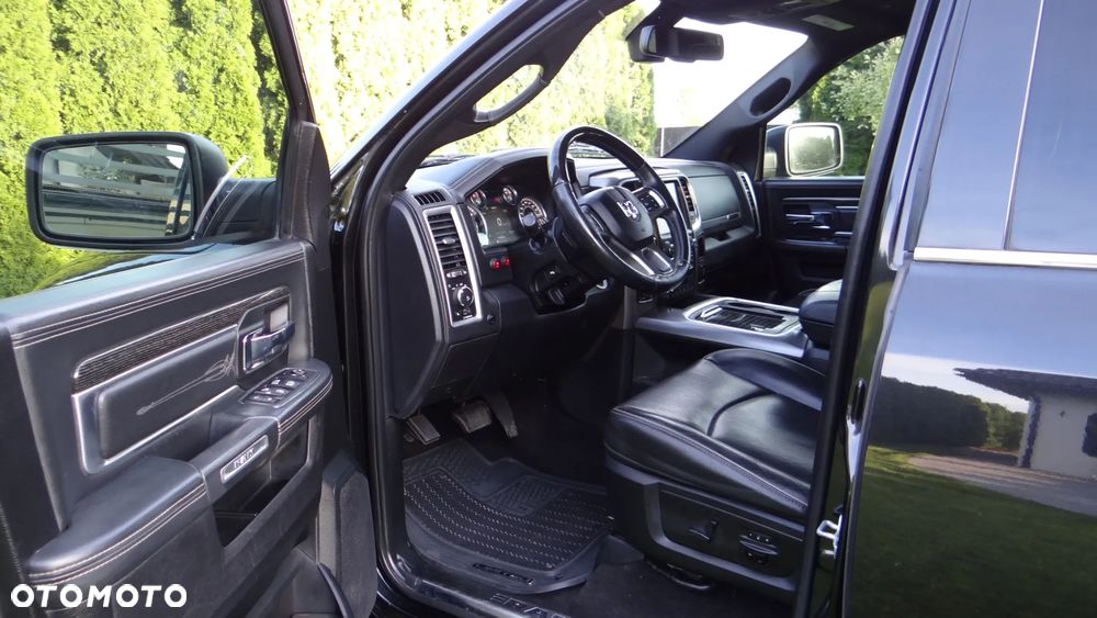 Dodge RAM - 8