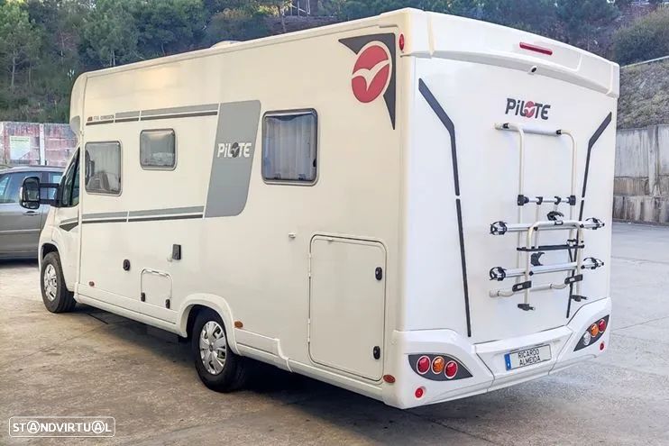 Pilote Expression P746C - IVA descriminado - C. central - Cx. AT9 - 18