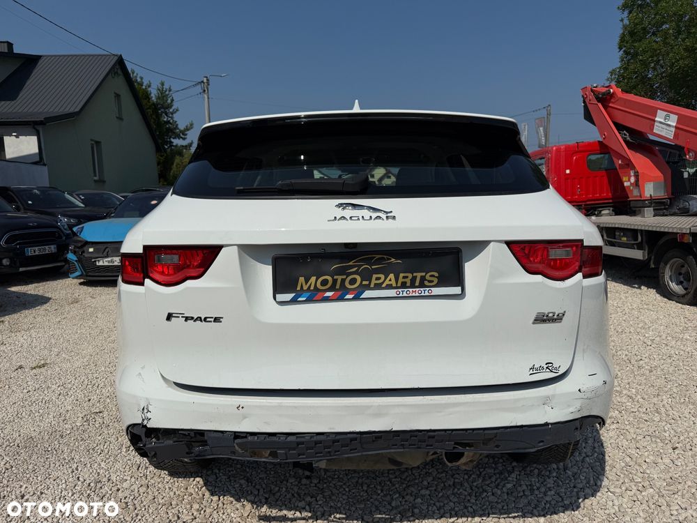 Jaguar F-Pace - 5