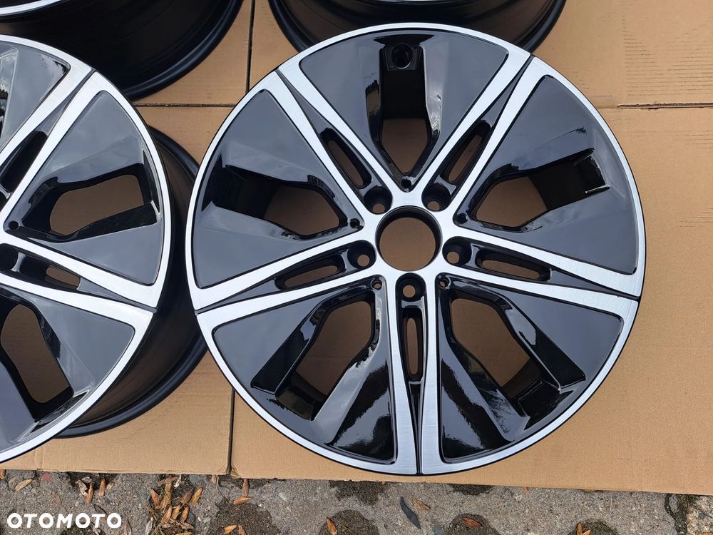 Oryg. Mercedes A-Klasa CLA 177 A177 A1774014500 18 7.5j et49 BiColour - 2