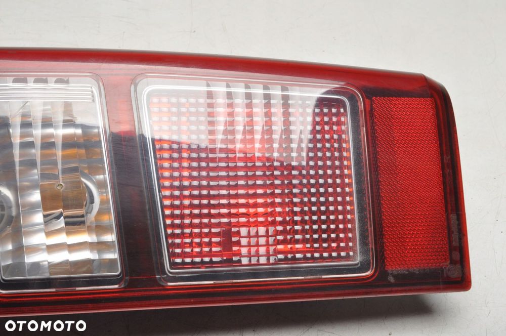 ISUZU D-MAX II LAMPA PRAWA TYLNA PRAWY TYŁ - 5
