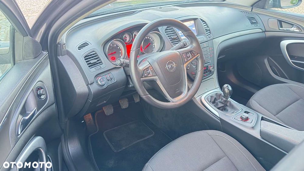Opel Insignia - 8