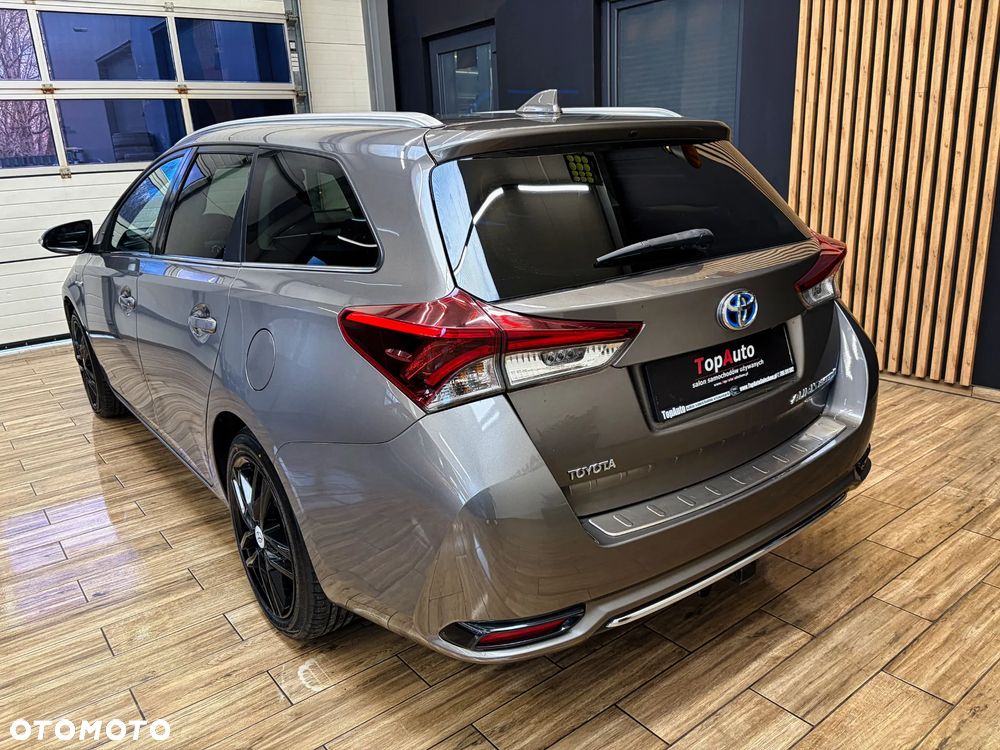 Toyota Auris 1.8 HSD Prestige - 10