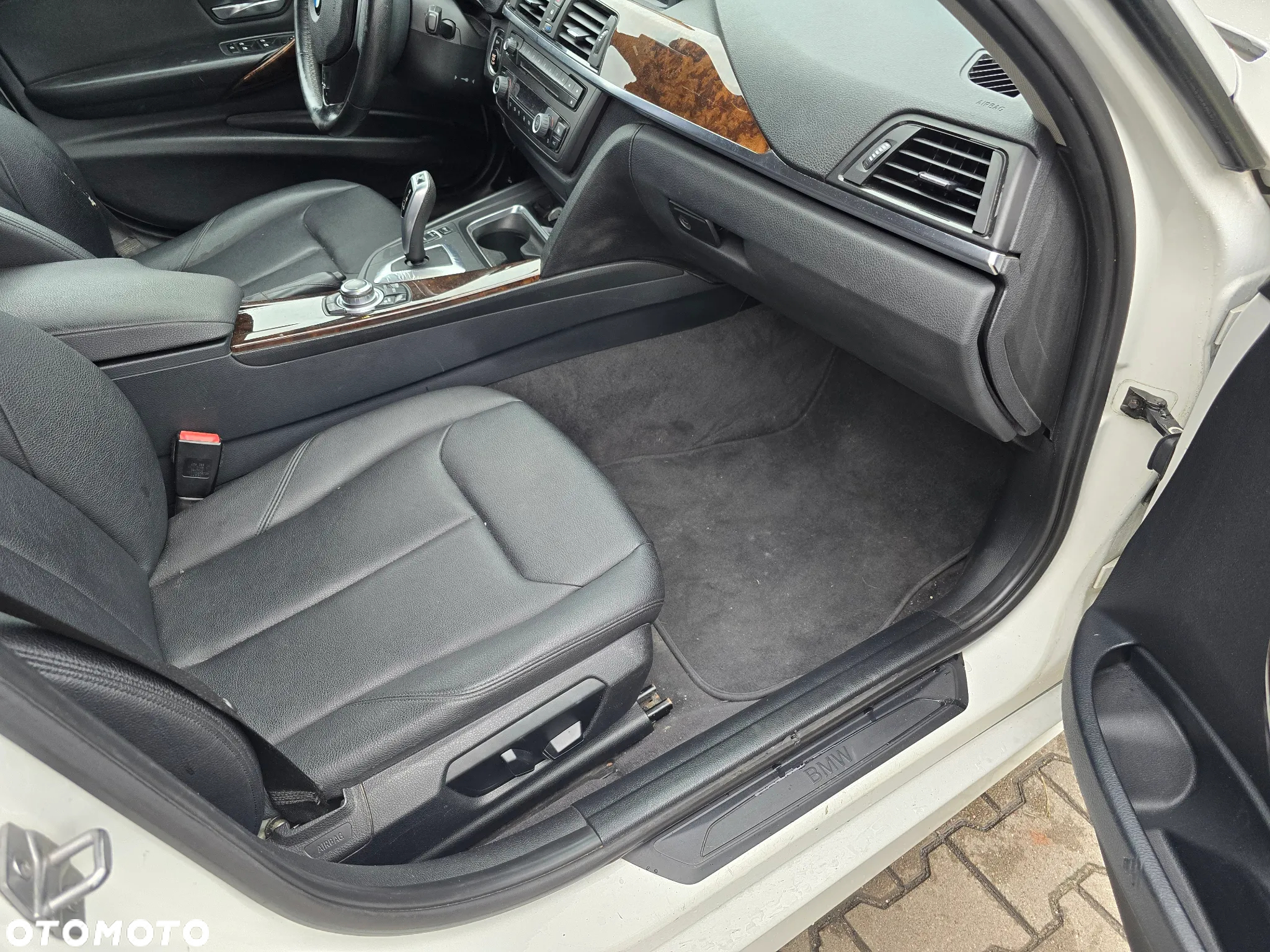 BMW Seria 3 328i xDrive - 30