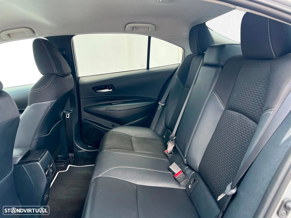 Toyota Corolla SD 1.8 Hybrid Luxury - 14