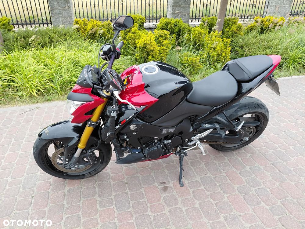 Suzuki GSX - 2