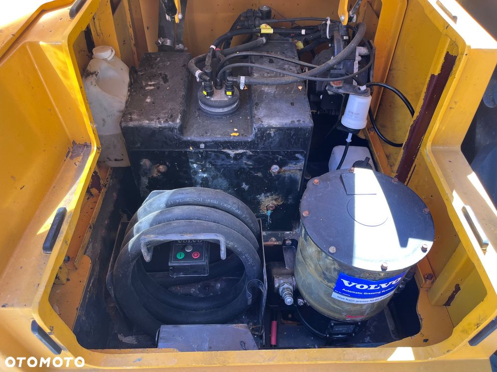 Volvo EC250EL - 16