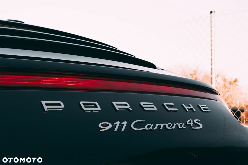 Porsche 911 Carrera 4S - 13