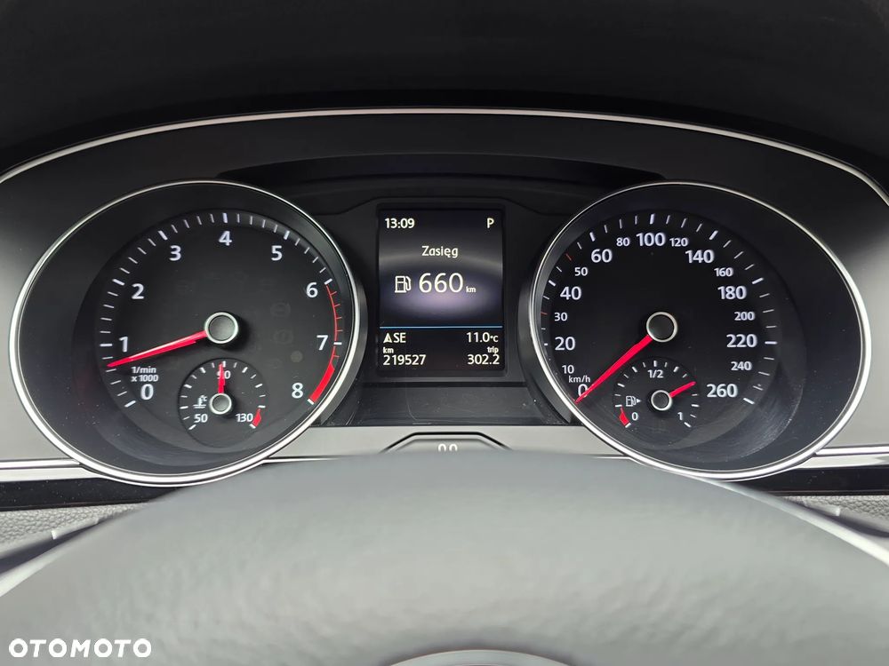 Volkswagen Passat - 15