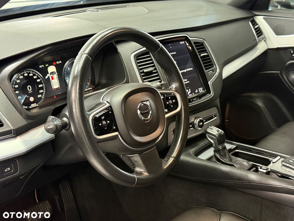 Volvo XC 90 D5 AWD Geartronic Momentum - 17