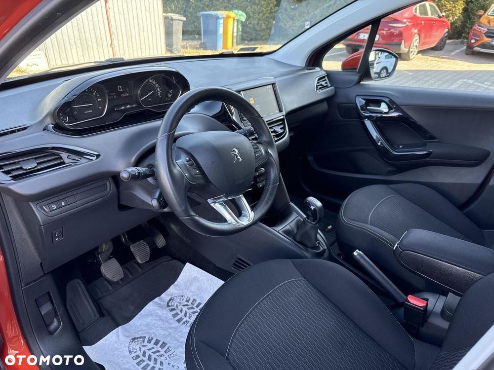 Peugeot 208 1.2 PureTech Style - 11