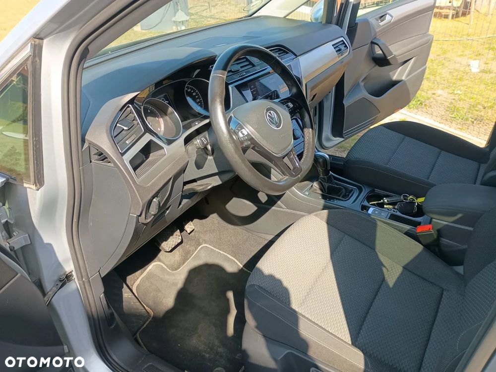 Volkswagen Touran 2.0 TDI SCR DSG Comfortline - 17