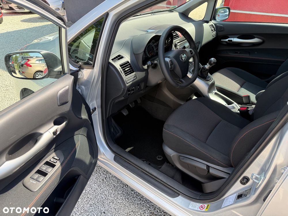 Toyota Auris 1.6 Life+ - 8