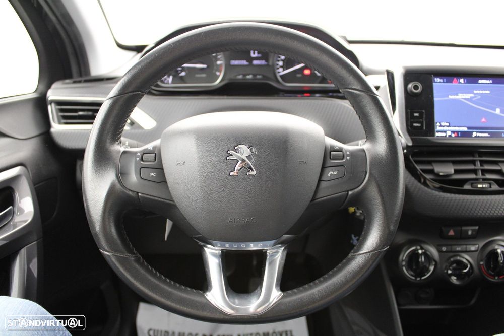 Peugeot 2008 1.2 PureTech Allure - 18
