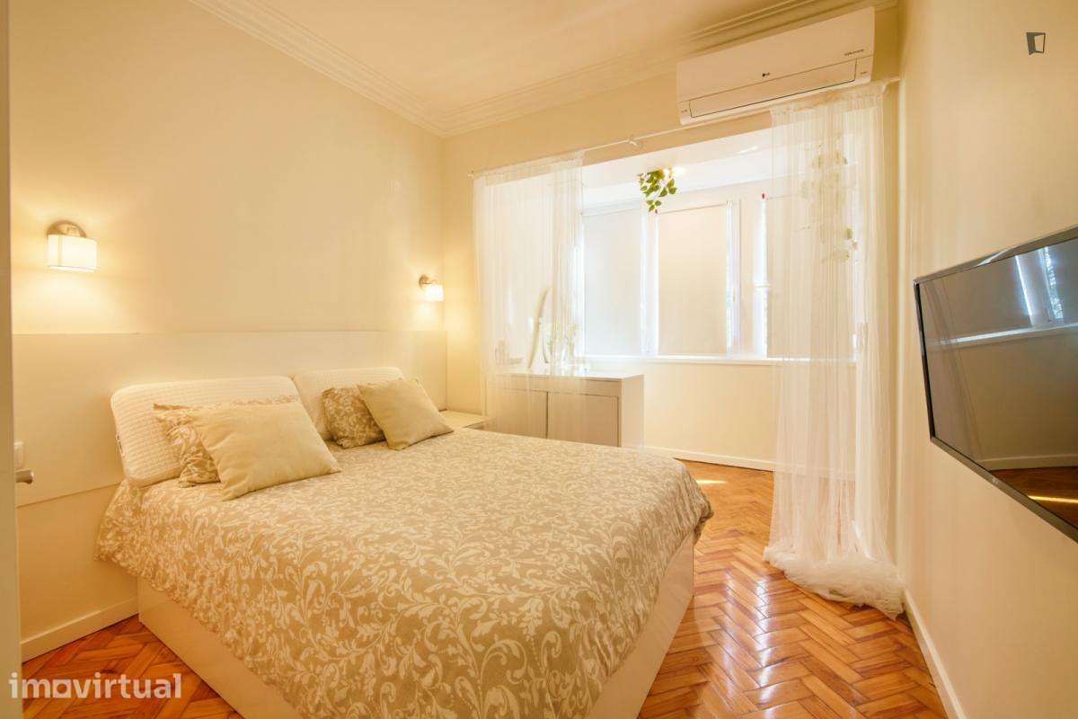 Apartamento com 1 quartos - localizado em Entrecampos Lisbon - Grande imagem: 2/56