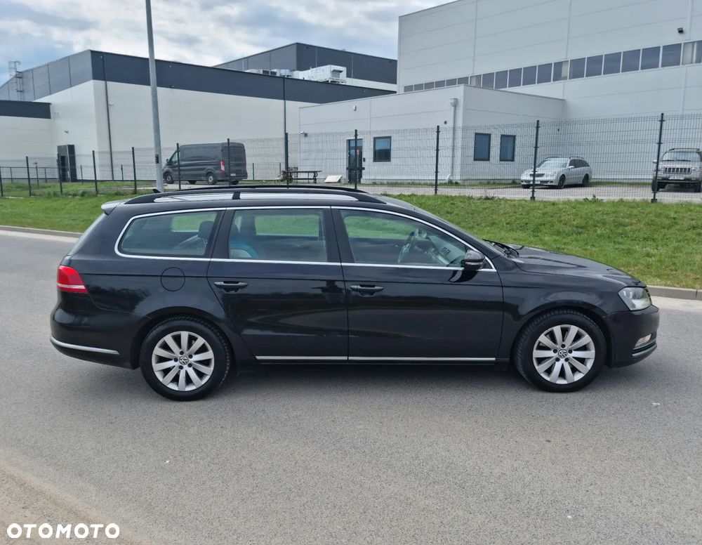 Volkswagen Passat 2.0 TDI DSG Comfortline - 4