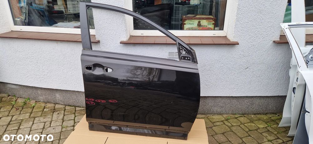TOYOTA RAV4 IV 4 13- DRZWI PRAWE PRZÓD PRZEDNIE