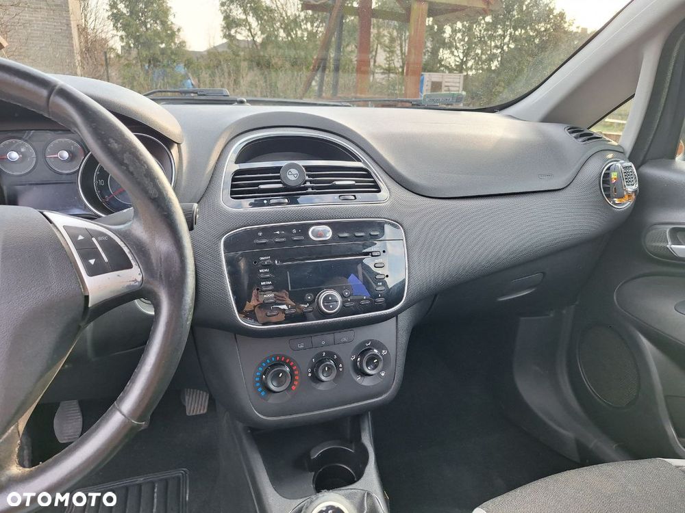 Fiat Punto 1.4 Easy Pakiet Easy Plus S&S - 25