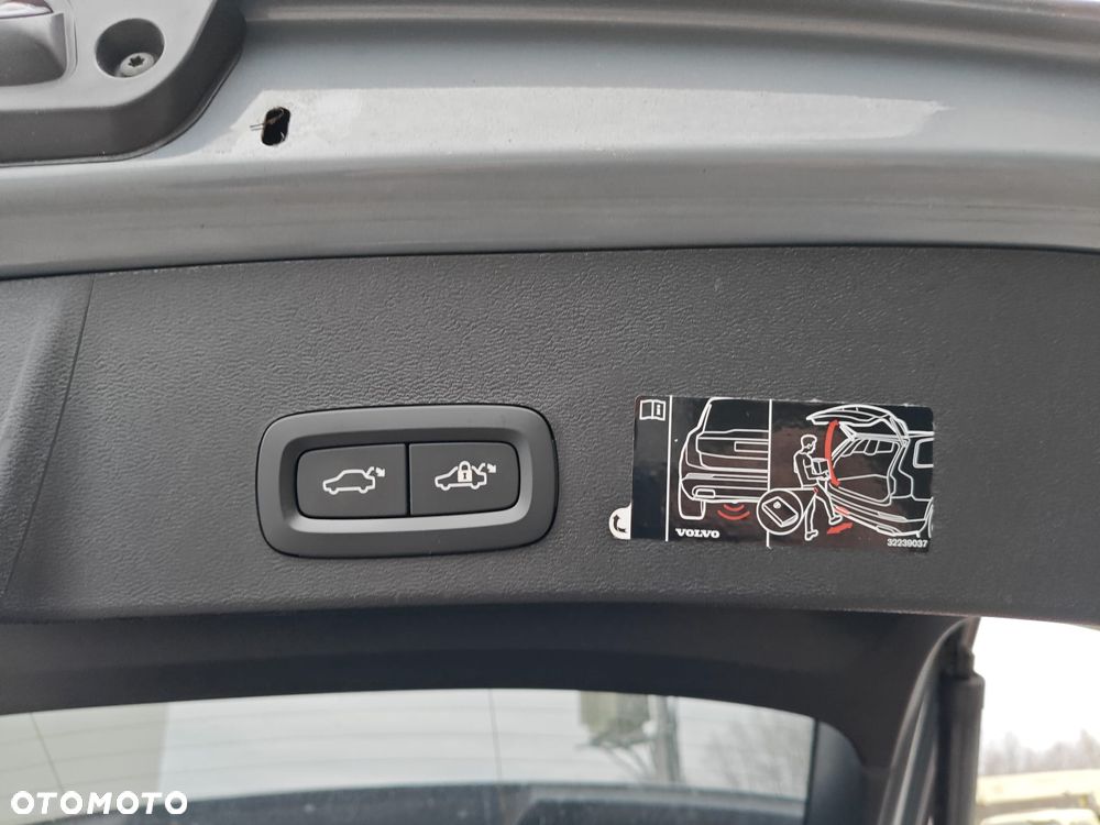 Volvo XC 40 T5 AWD R-Design - 13