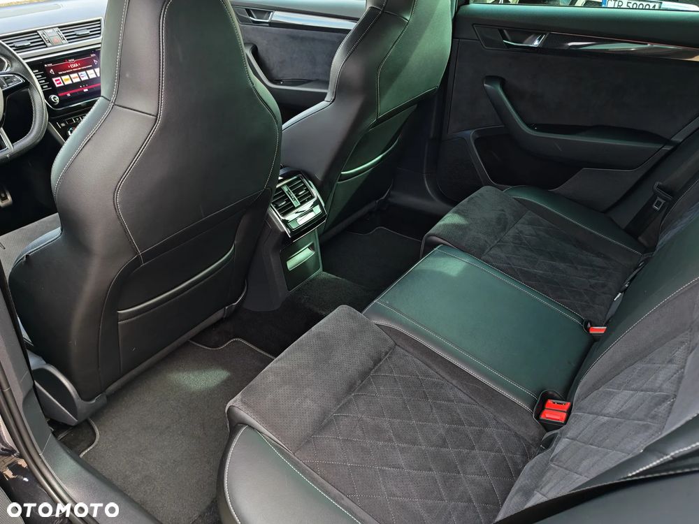 Skoda Superb 2.0 TDI DSG Sportline - 29