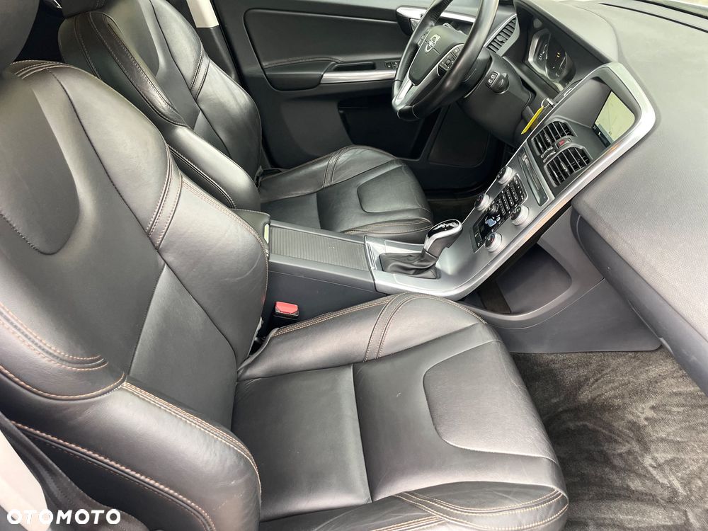 Volvo XC 60 D4 Geartronic Summum - 14