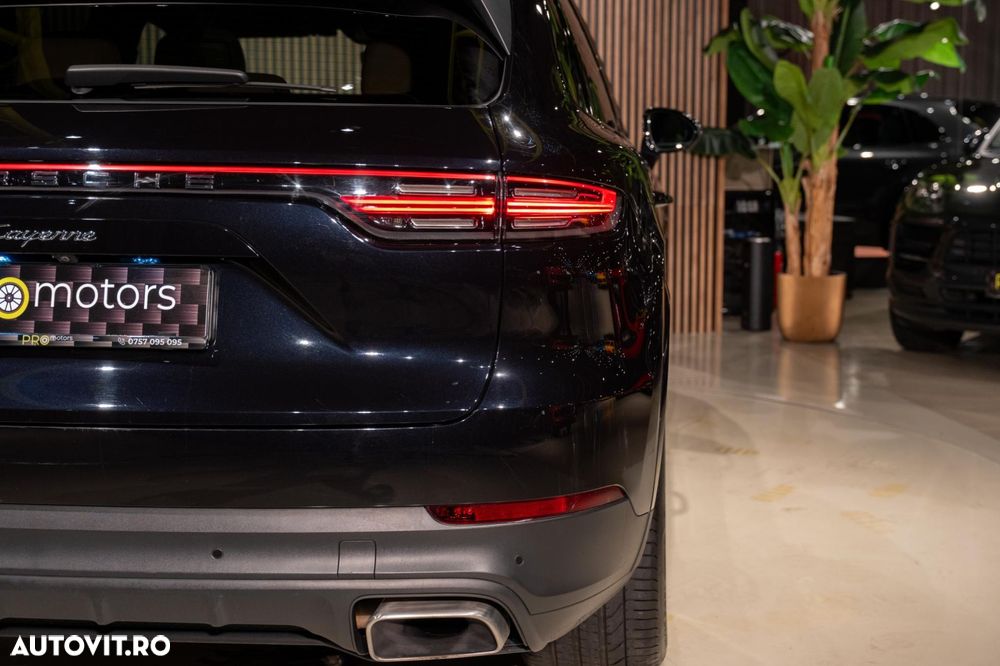 Porsche Cayenne - 10