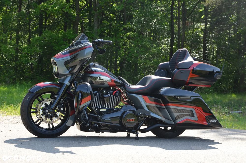 Harley-Davidson Touring Street Glide - 33
