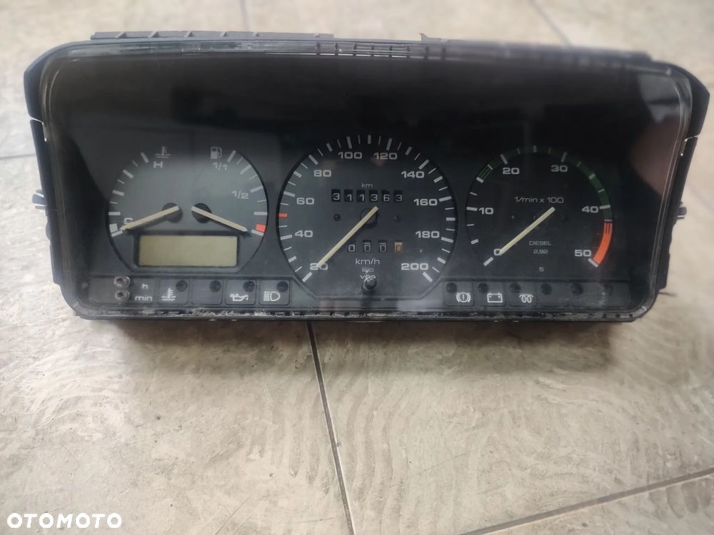 VW T4 2,4D LICZNIK ZEGARY 701919033BC
