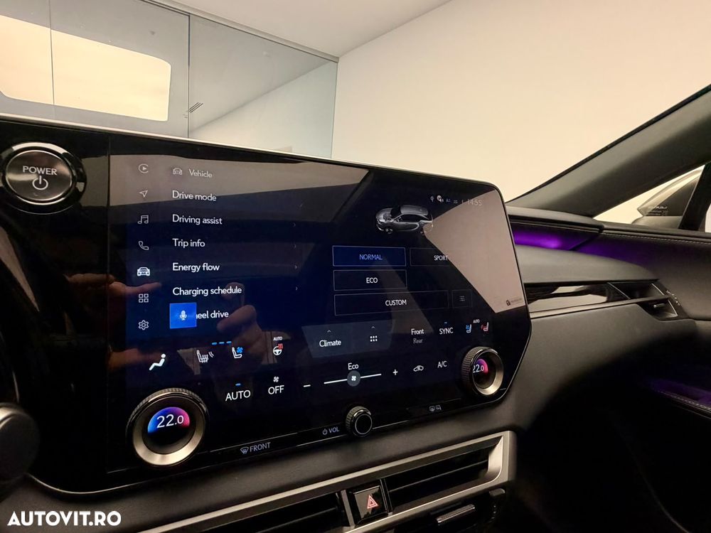 Lexus Seria RX 450h+ E-Four PHEV Executive - 24