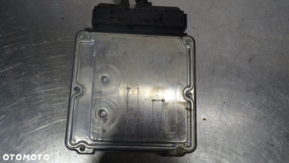 KOMPUTER SILNIKA AUDI A3 8P 2.0TDI - 4