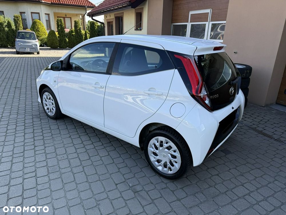 Toyota Aygo x-play - 10