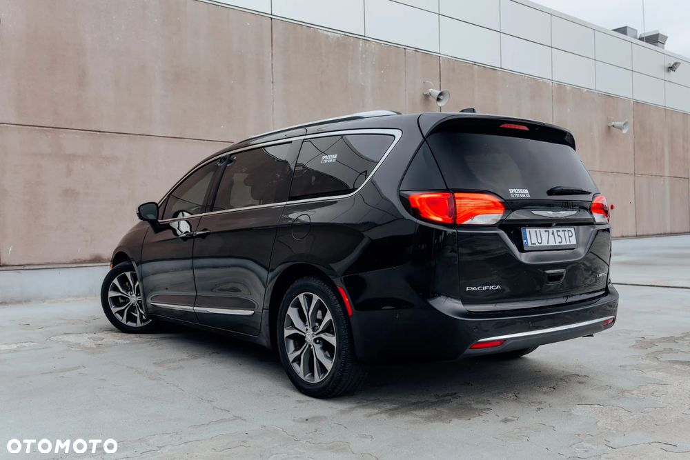 Chrysler Pacifica - 7