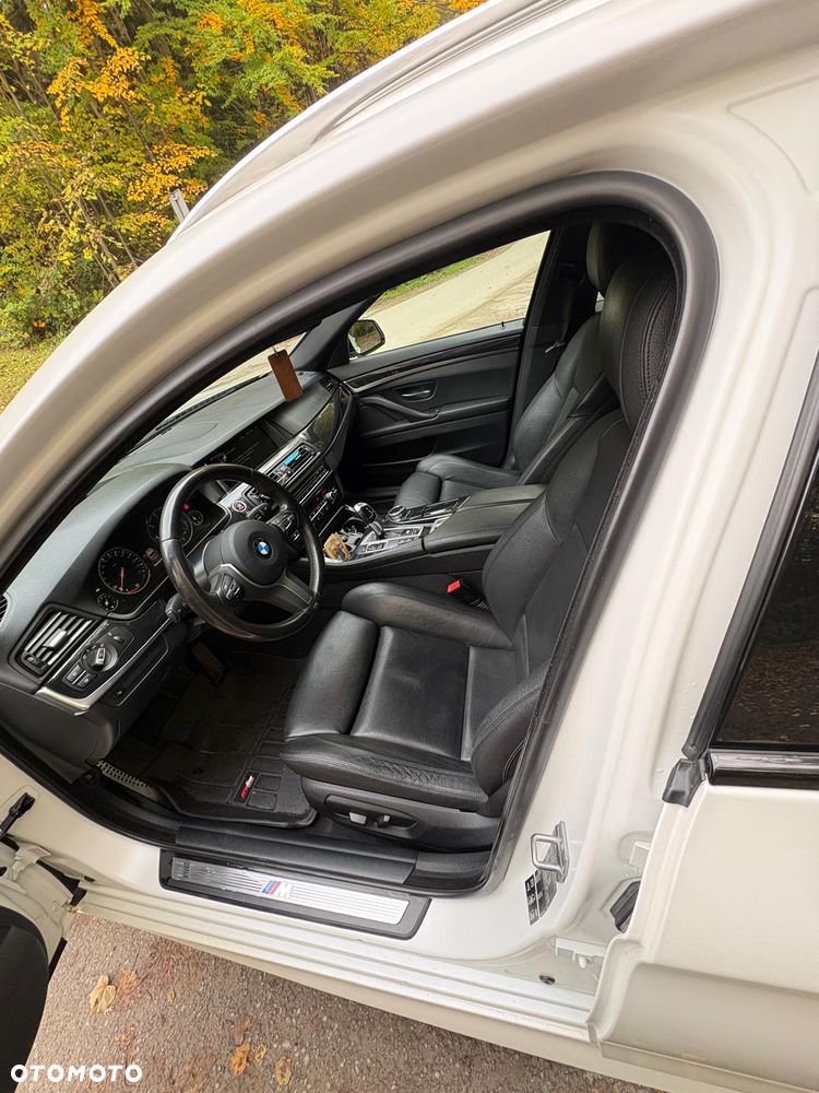 BMW Seria 5 525d xDrive Sport-Aut Luxury Line - 16