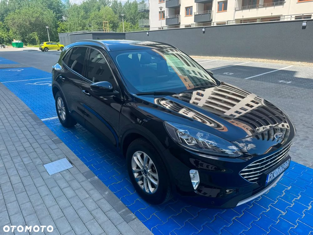 Ford Kuga - 1