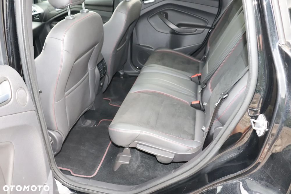 Ford Kuga 1.5 EcoBoost 2x4 ST-Line - 35