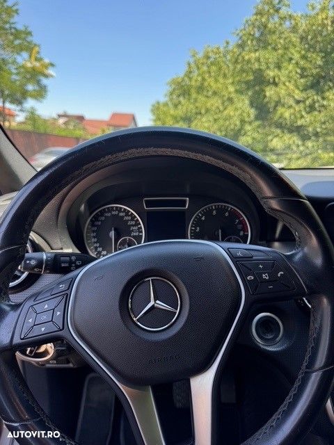 MERCEDES-BENZ A-Class 2012 — imagine 12