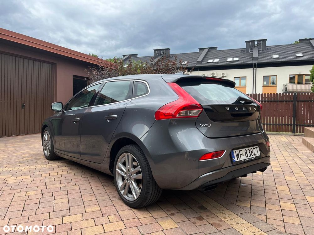 Volvo V40 D2 - 10