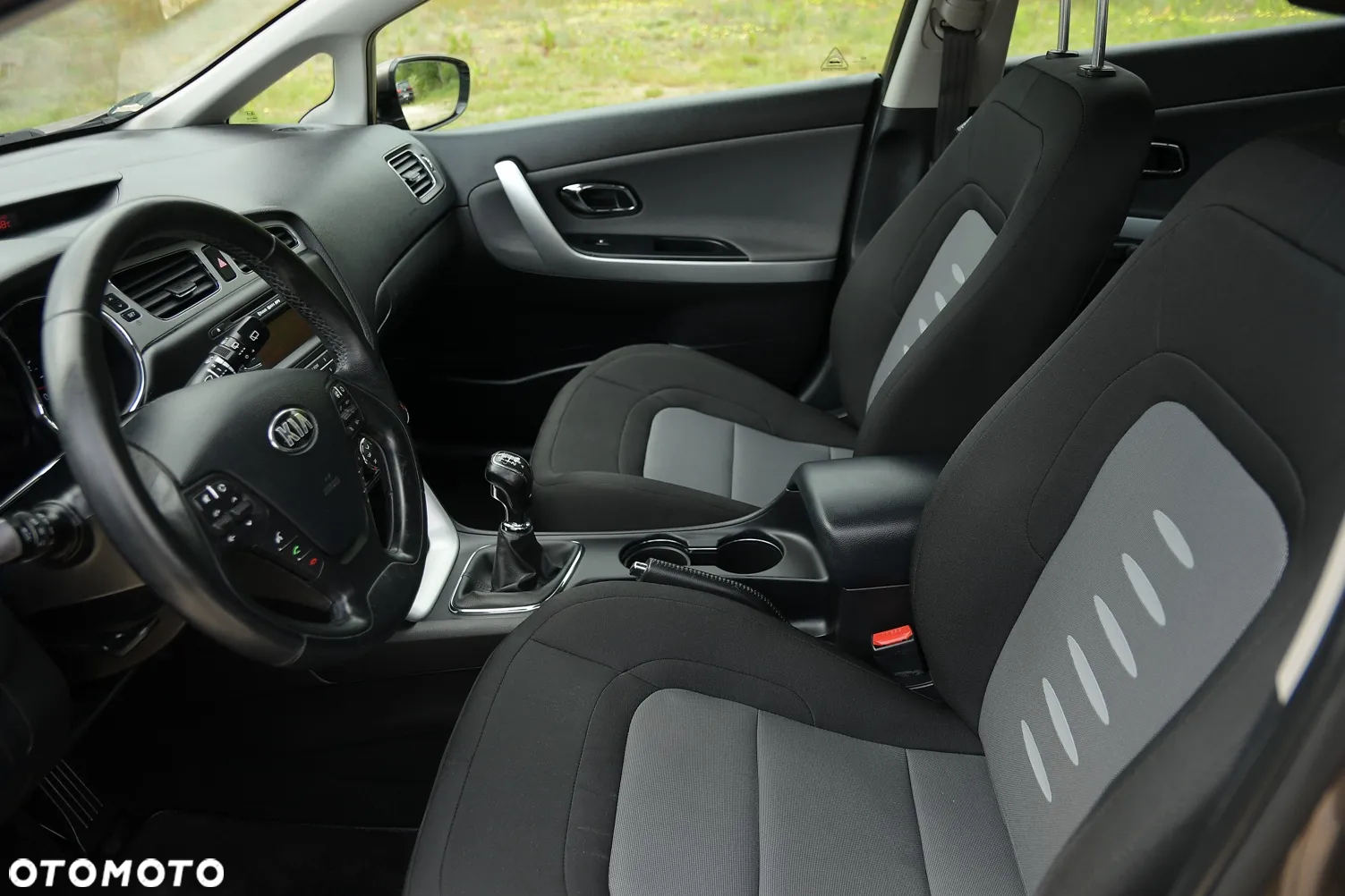 Kia Ceed 1.6 GDI Dream-Team Edition - 23