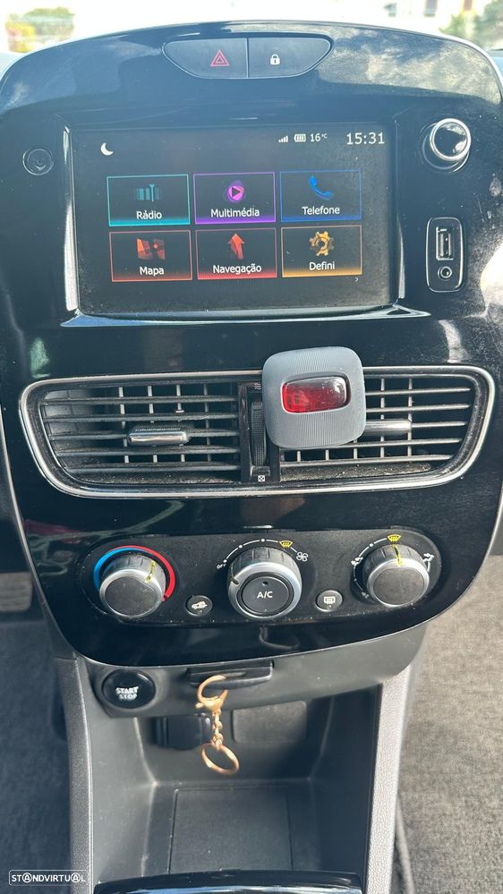 Renault Clio 0.9 TCe Limited Bi-Fuel - 13