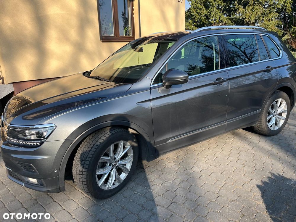 Volkswagen Tiguan - 1