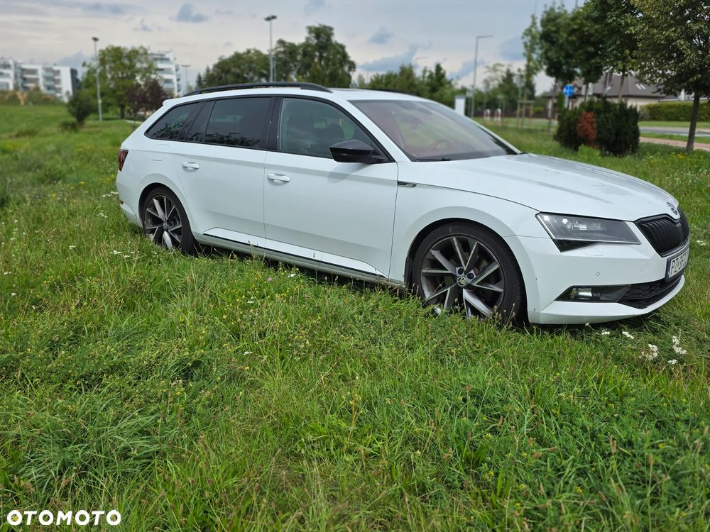 Skoda Superb 2.0 TDI Sportline DSG - 23