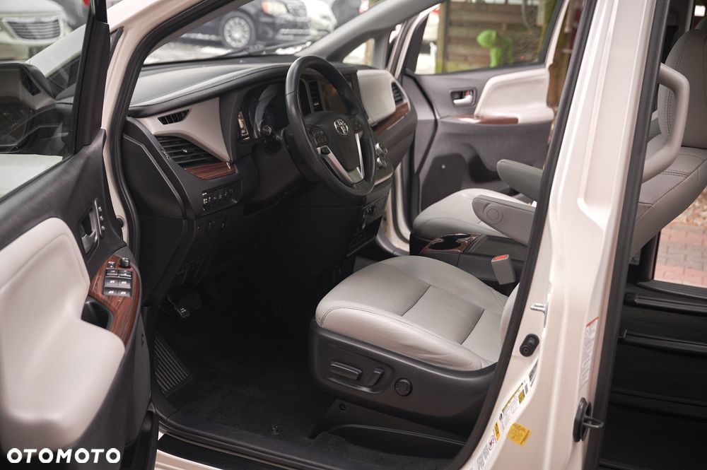 Toyota Sienna 3.5 V6 Limited AWD - 21