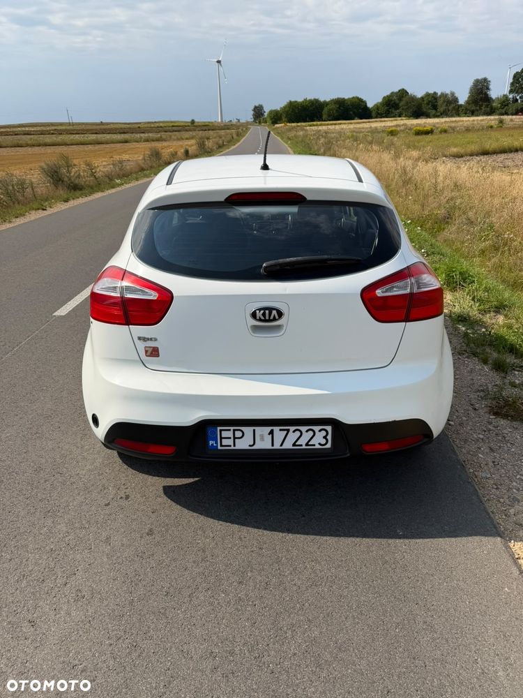 Kia Rio 1.2 L - 3